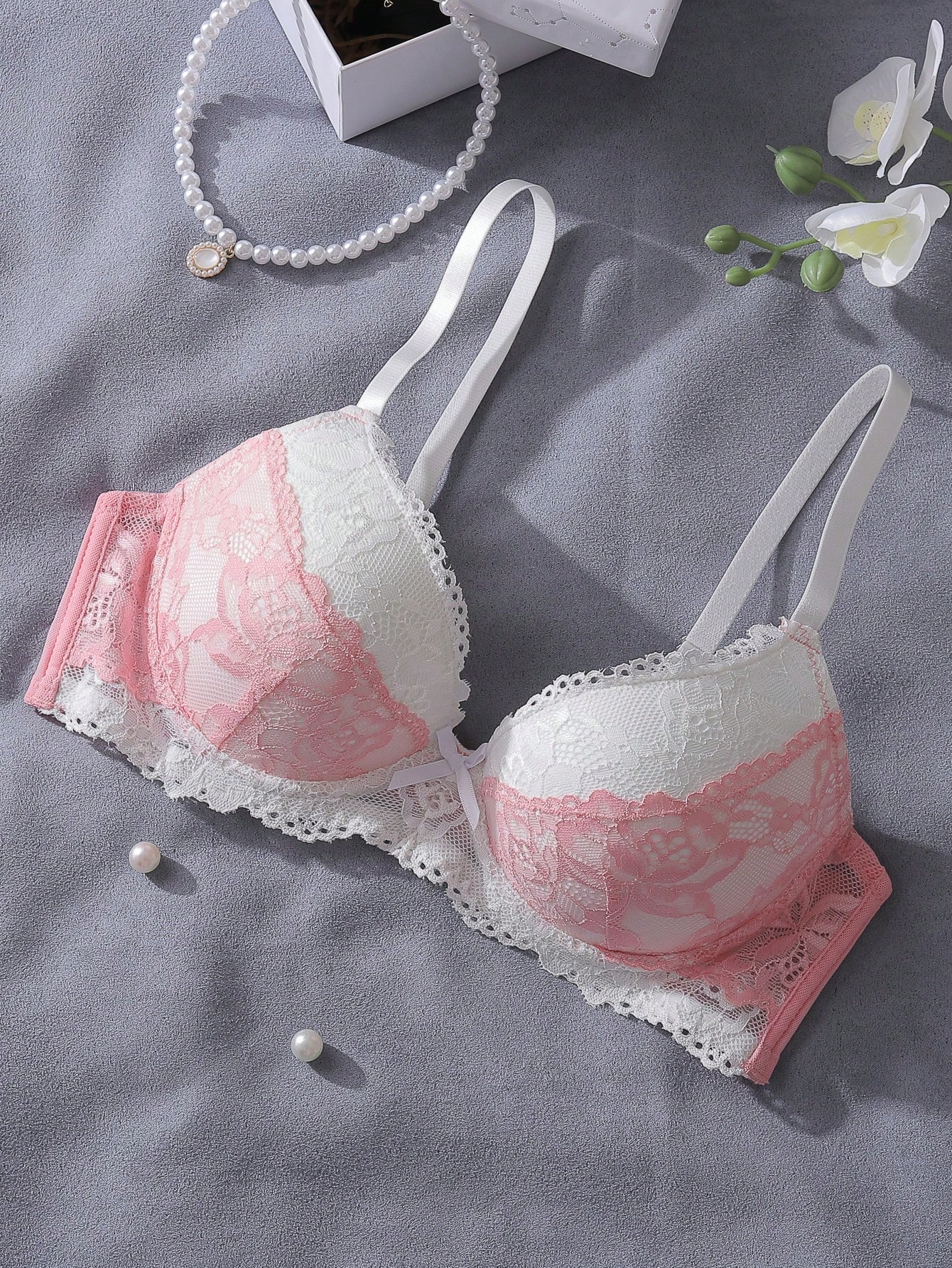 Pink and White Lace Patchwork  - Underwire Bra Padded ulasan dan harga